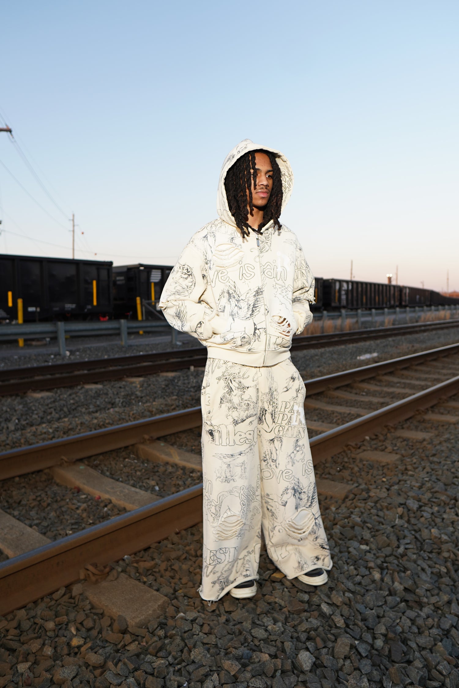 "ROYALTY" SWEATPANTS